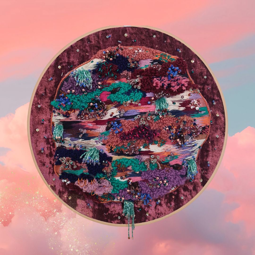 Once Upon a Ruby Velvet Full Moon (I)...35 cm